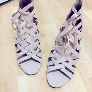 Liz Claiborne strappy Heels Size 9